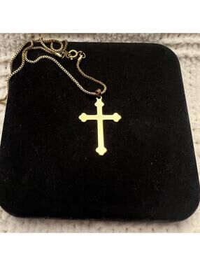 Beautiful Vintage Simple Gold Tone Cross Necklace